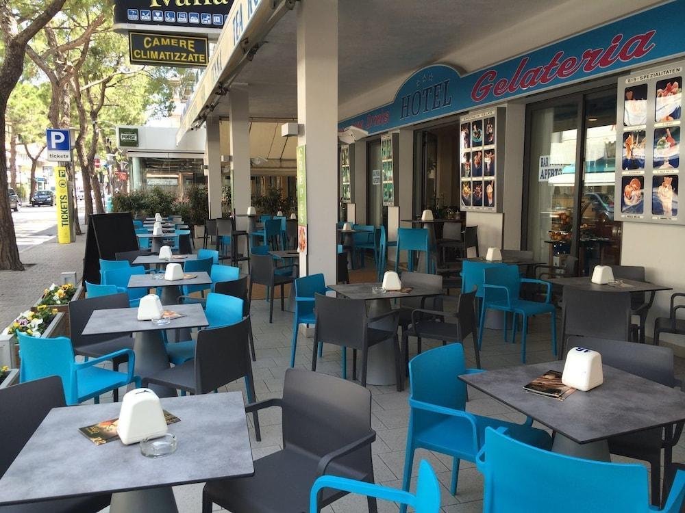 לידו די ג'סולו Hotel Ivana מראה חיצוני תמונה