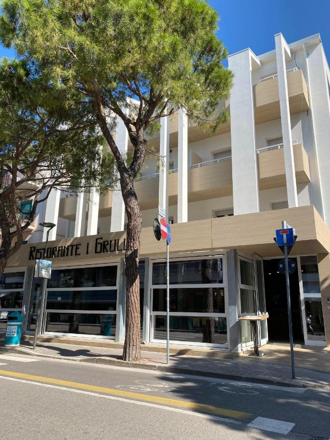 לידו די ג'סולו Hotel Ivana מראה חיצוני תמונה