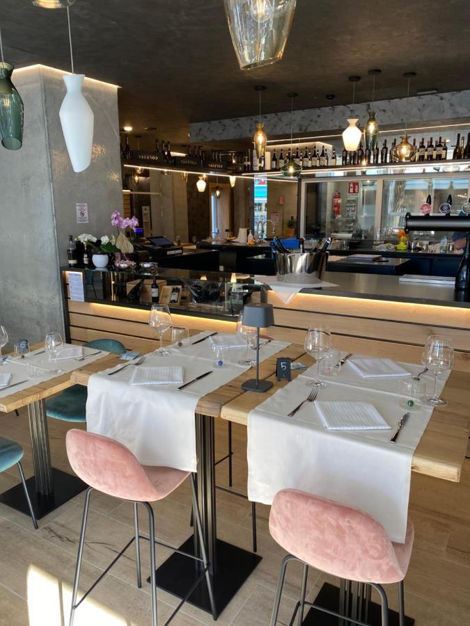לידו די ג'סולו Hotel Ivana מראה חיצוני תמונה