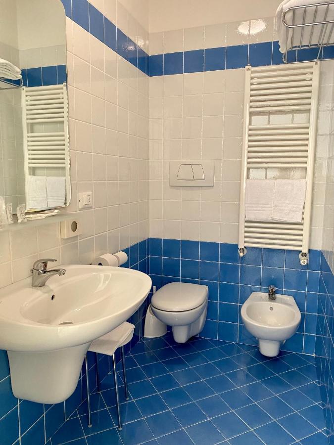 לידו די ג'סולו Hotel Ivana מראה חיצוני תמונה