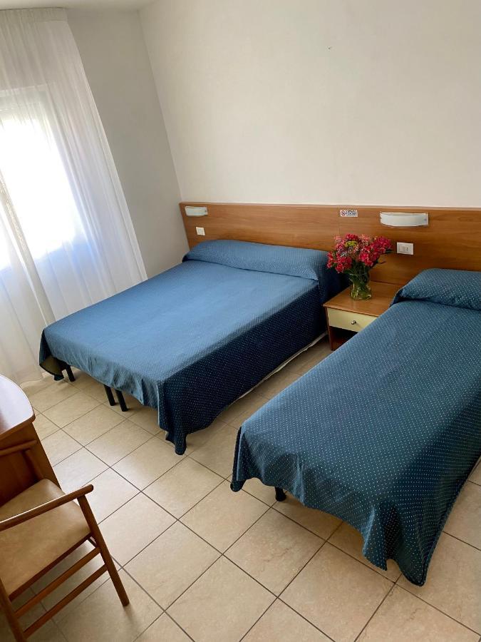 לידו די ג'סולו Hotel Ivana מראה חיצוני תמונה
