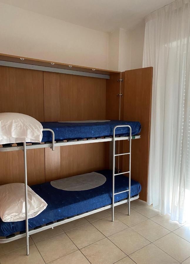 לידו די ג'סולו Hotel Ivana מראה חיצוני תמונה